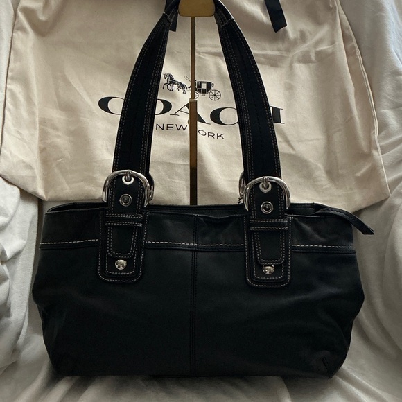 Coach Soho Pleated Black Leather Shoulder Bag. Abs stunning 🤩 full inclusion. - Picture 5 of 6